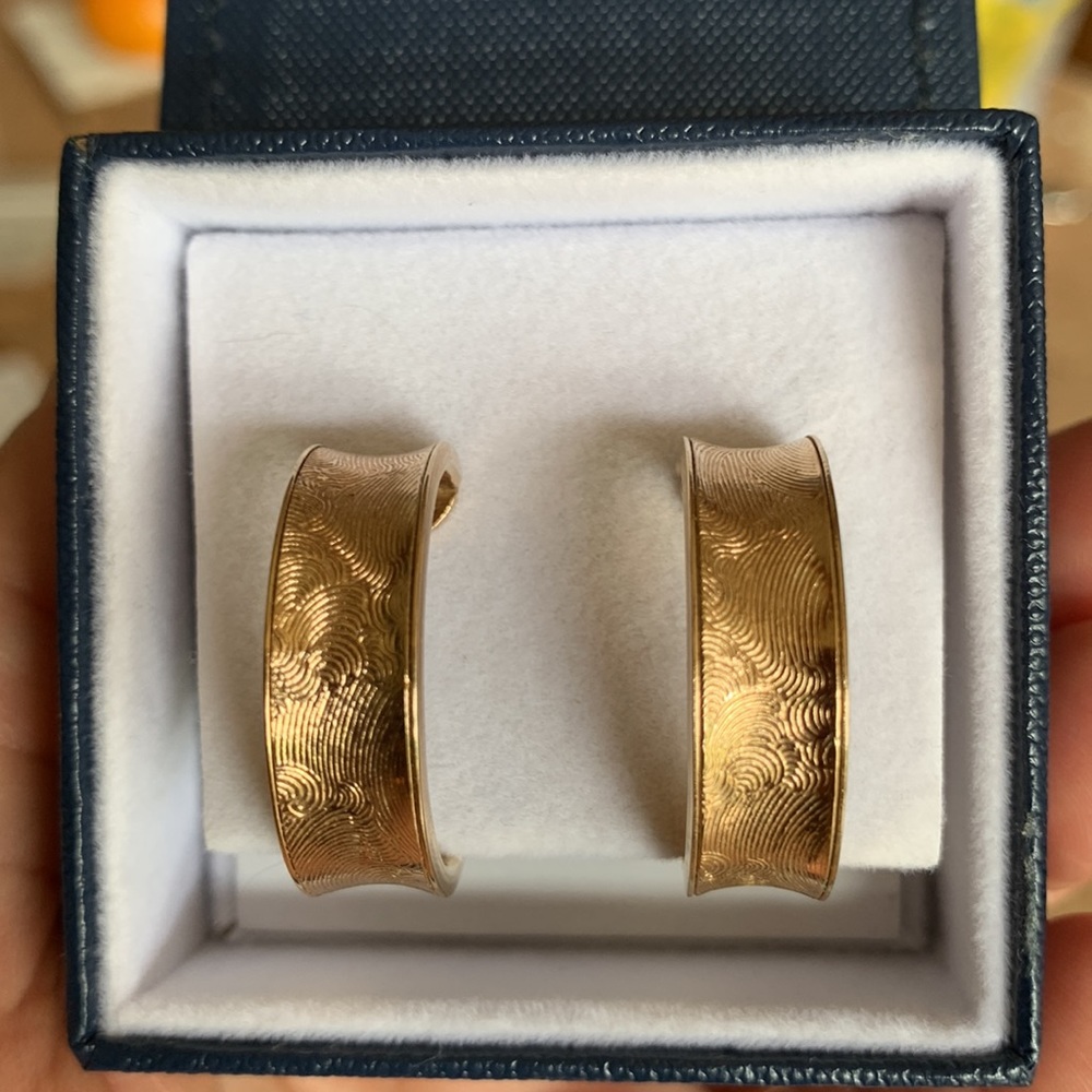 Vintage Sarah Coventry clip on earrings